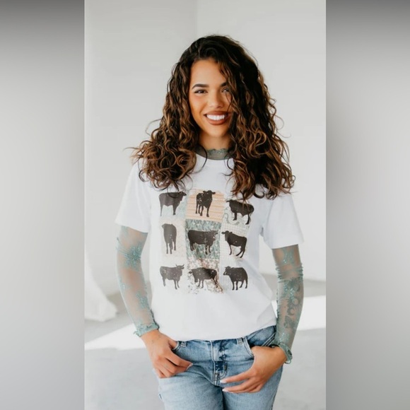lily & lottie Tops - Lily & Lottie Cow Grid Graphic Tee White Short Sleeve Womens Size Small